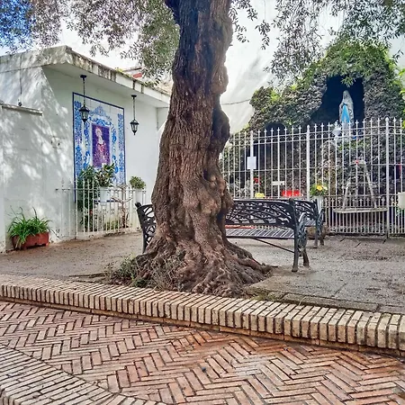 Tempul Garden شقة